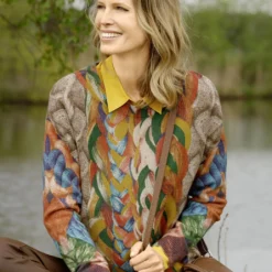 Pullover In Grafikdessin